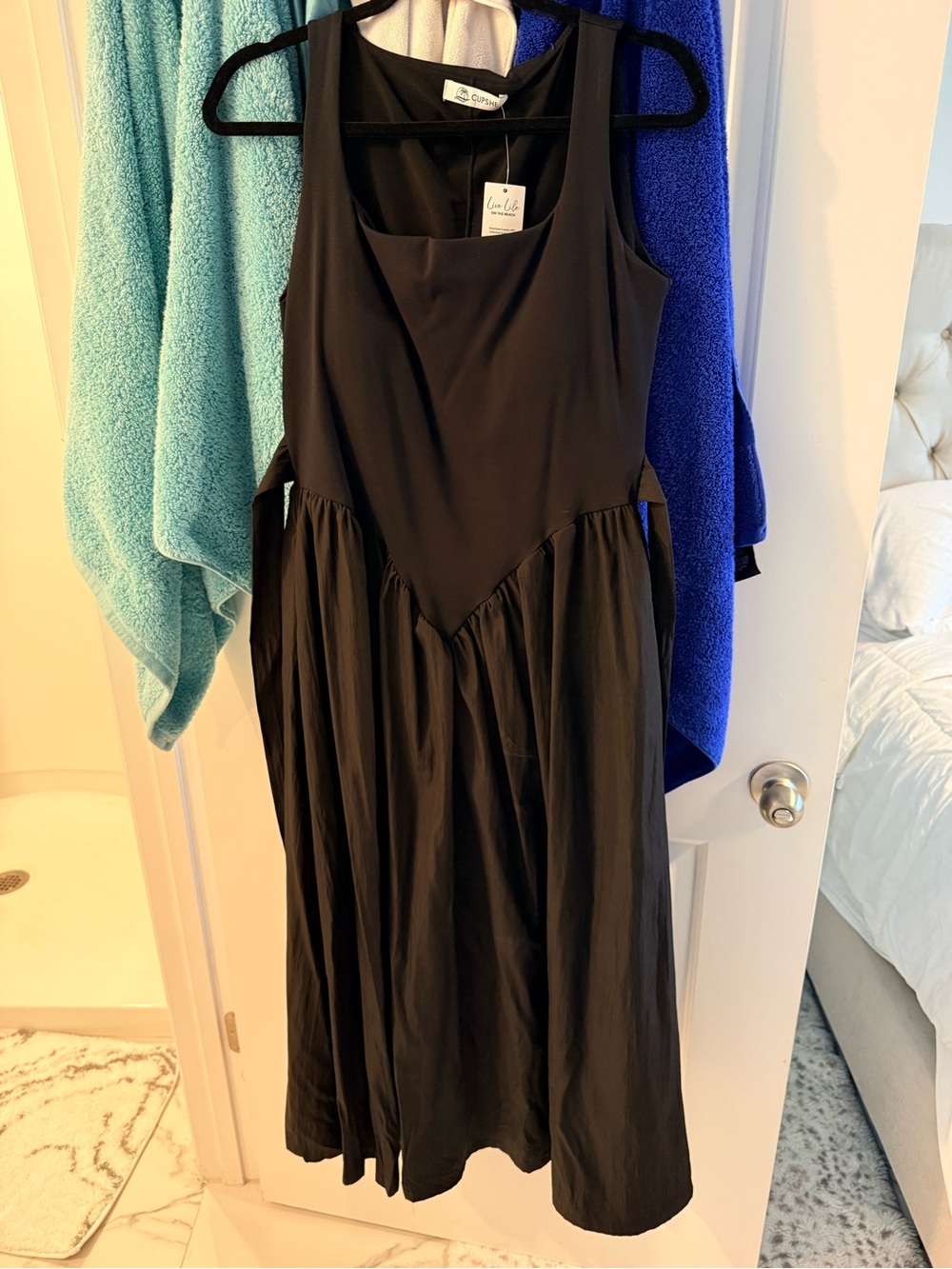 Black Sleeveless Midi Dress